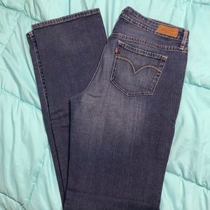 Women’s Levi size 12/31